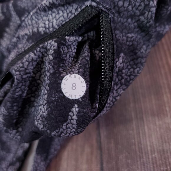 Lululemon Womens Size 8 Tracker Short IV 4-way Stretch 4" Kindred Spirit W7FFWS - Picture 10 of 12